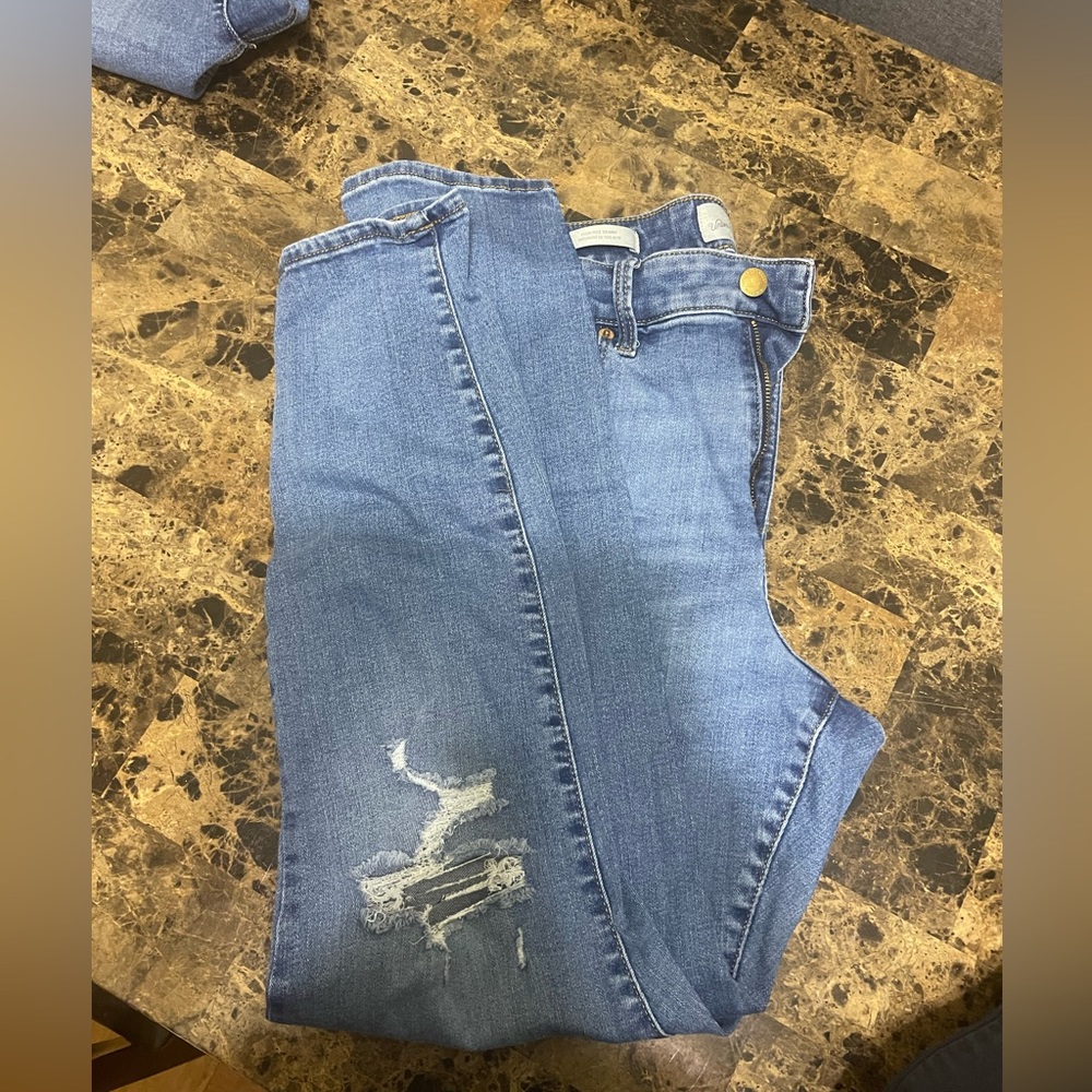 Universal thread jeans